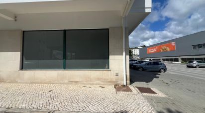Loja / Estabelecimento Comercial em Marrazes e Barosa de 68 m²
