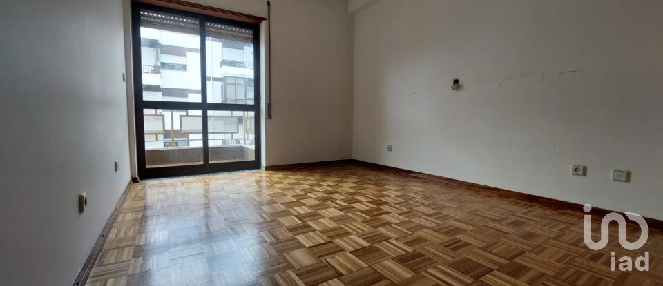 Apartamento T3 em Marrazes e Barosa de 140 m²