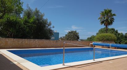 House T3 in Mexilhoeira Grande of 250 m²