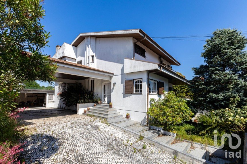 Casa / Villa T5 em Oliveira do Douro de 405 m²
