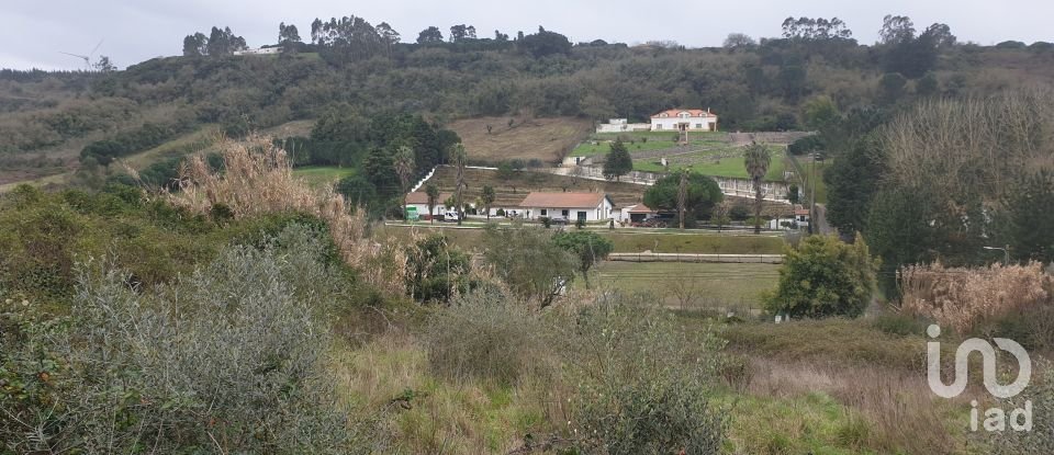Terreno em Santo Quintino de 1 480 m²