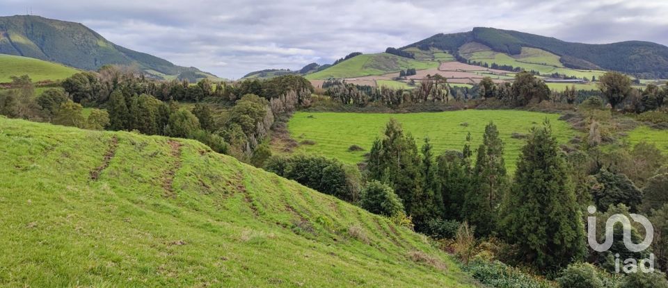 Terreno em Faial da Terra de 76 632 m²