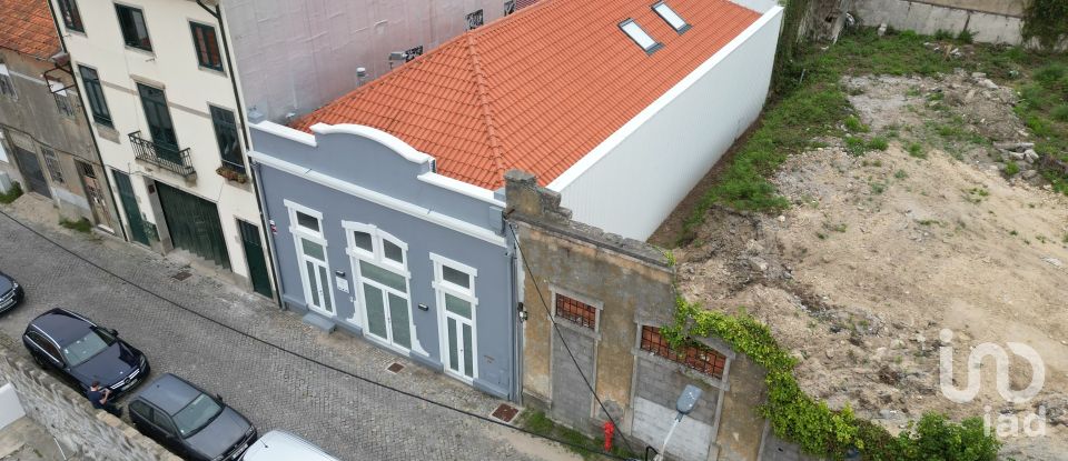 Casa T4 em Santa Marinha E São Pedro Da Afurada de 334 m²