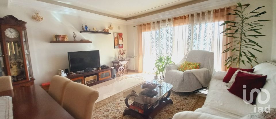 Appartement T3 à Odivelas de 158 m²