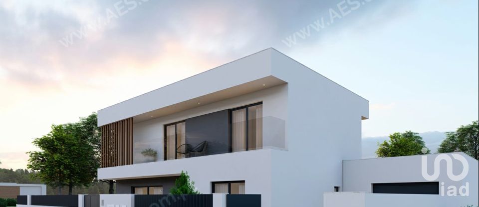 House T4 in Azeitão (São Lourenço e São Simão) of 165 m²