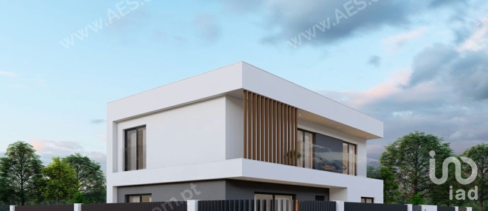 House T4 in Azeitão (São Lourenço e São Simão) of 165 m²