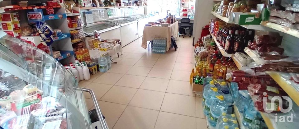 Shop / premises commercial in Vila e Roussas of 75 m²