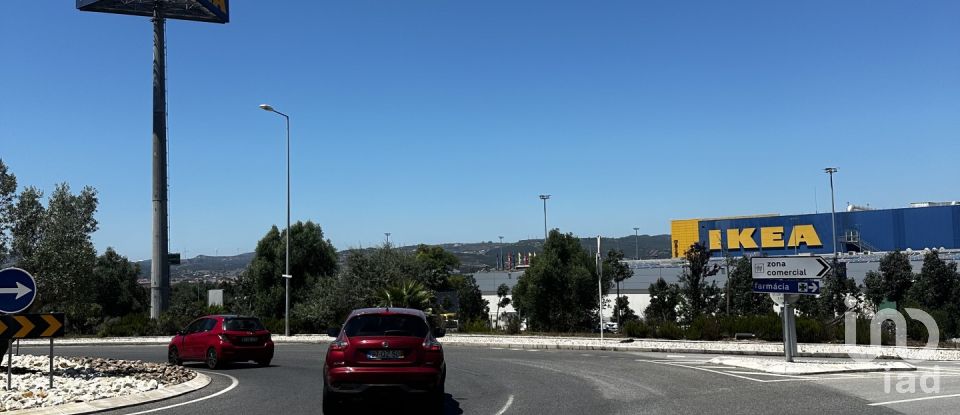 Terrain à Santo António dos Cavaleiros e Frielas de 32 000 m²