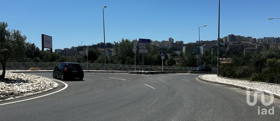 Terreno em Santo António dos Cavaleiros e Frielas de 32 000 m²