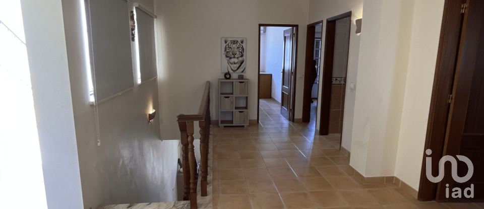 Casa / Villa T4 em Estômbar e Parchal de 171 m²