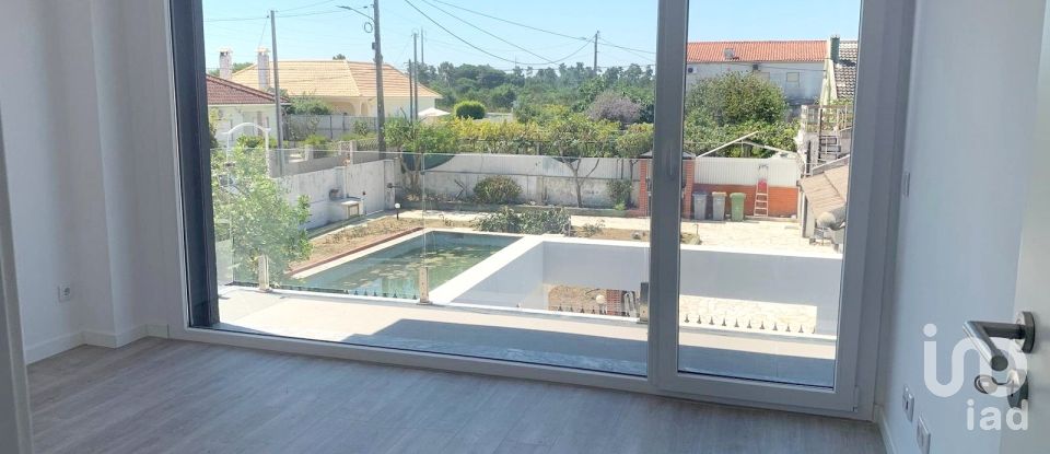 Maison T4 à Fernão Ferro de 128 m²