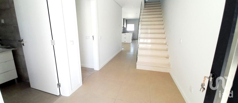 House T4 in Fernão Ferro of 128 m²