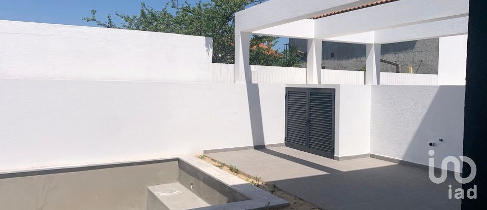 Casa / Villa T4 em Fernão Ferro de 128 m²