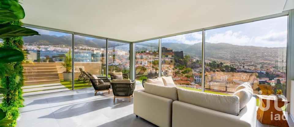 Apartamento T4 em Funchal (Sé) de 250 m²