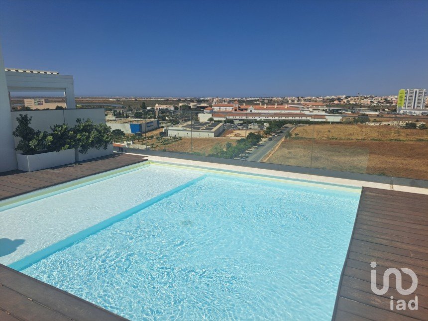 Apartment T2 in Faro (Sé e São Pedro) of 93 m²