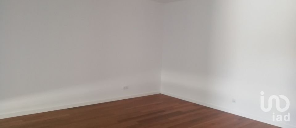 Apartamento T2 em Faro (Sé e São Pedro) de 93 m²