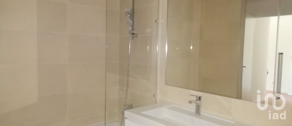 Apartamento T2 em Faro (Sé e São Pedro) de 93 m²