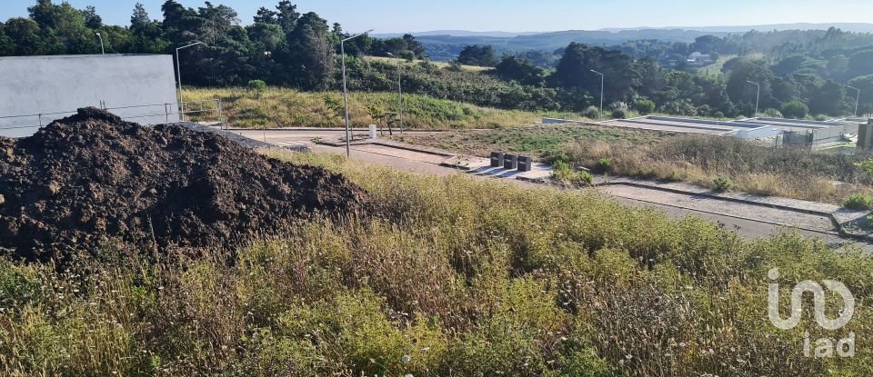 Terrain à Caldas da Rainha - Santo Onofre e Serra do Bouro de 639 m²