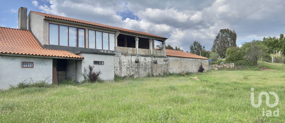 Quinta T0 em Vale de Espinho de 1 200 m²