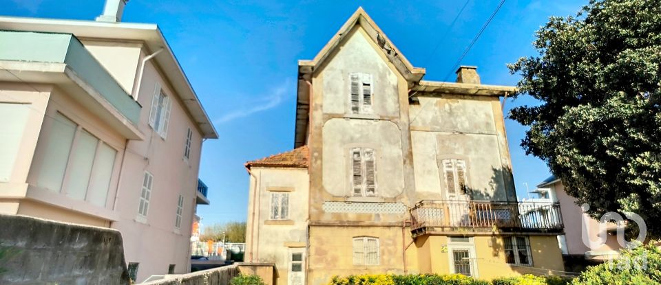 Maison traditionnelle T7 à Arcozelo de 320 m²