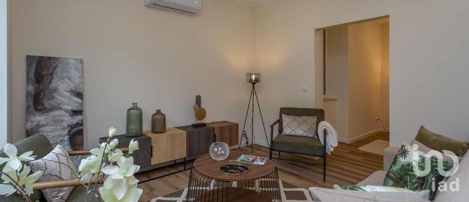 Apartment T4 in Santo António of 150 m²