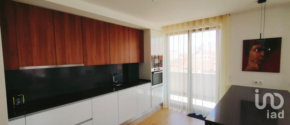 Duplex T3 à Cadaval e Pêro Moniz de 207 m²