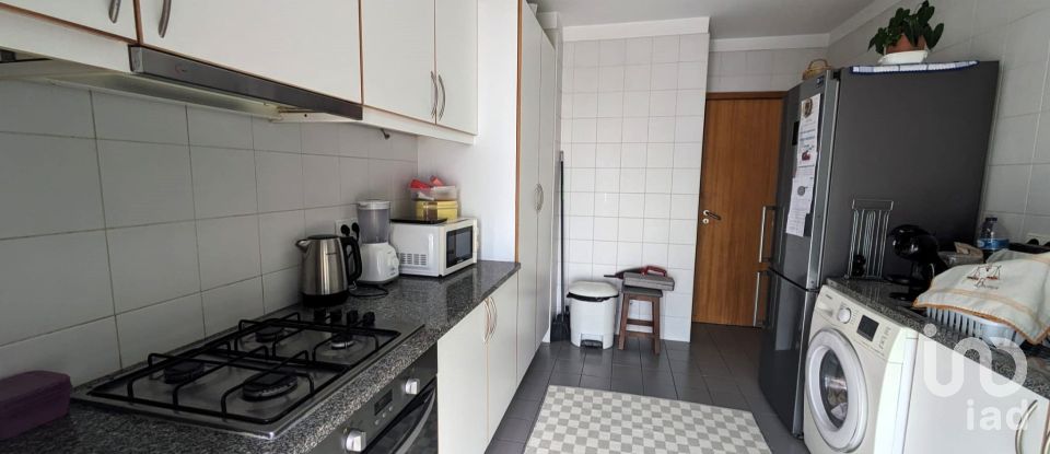 Apartment T3 in Fânzeres e São Pedro da Cova of 107 m²