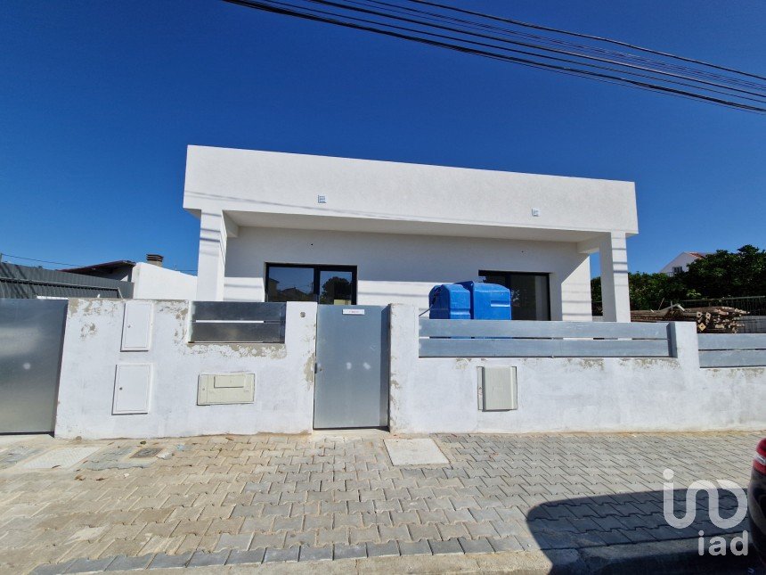 Traditional house T3 in Fernão Ferro of 150 m²