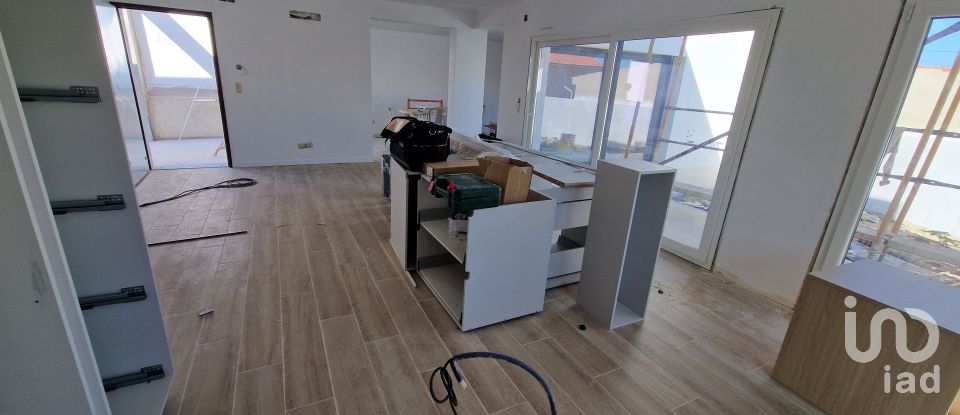 Maison traditionnelle T3 à Fernão Ferro de 150 m²