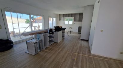 Maison traditionnelle T3 à Fernão Ferro de 150 m²