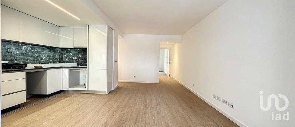 Apartment T2 in Alcântara of 77 m²