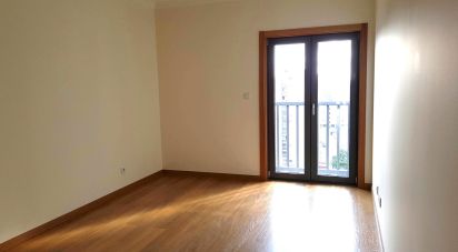 Apartment T3 in Olivais of 122 m²