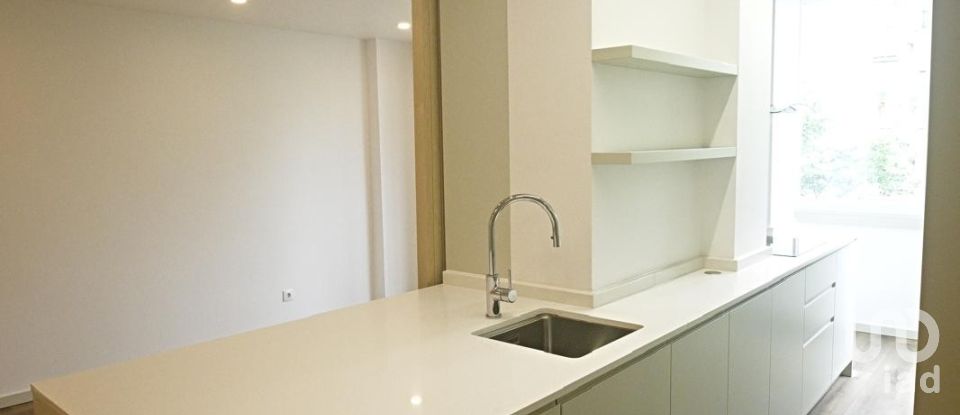 Apartment T3 in São Domingos De Benfica of 98 m²