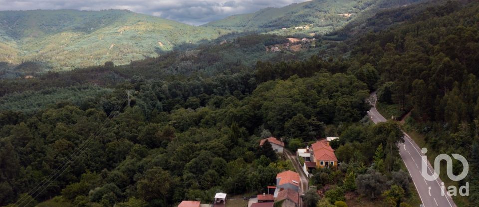 Maison de campagne T3 à Serpins de 176 m²