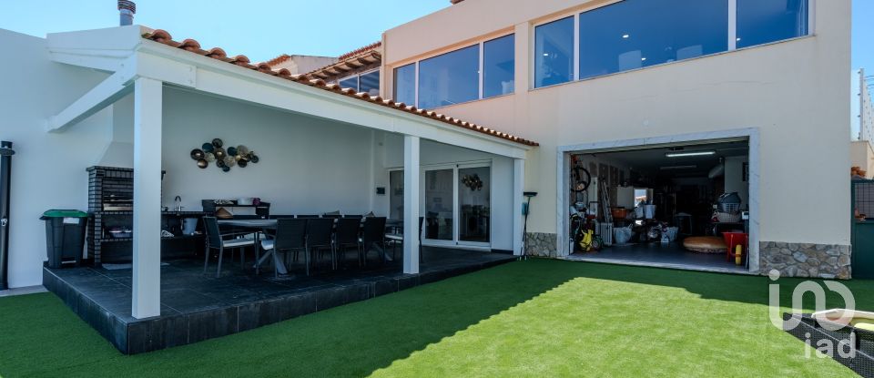 Casa T3 em Encarnação de 305 m²