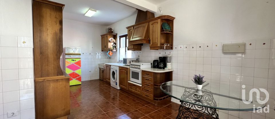 Town house T3 in Marrazes e Barosa of 75 m²