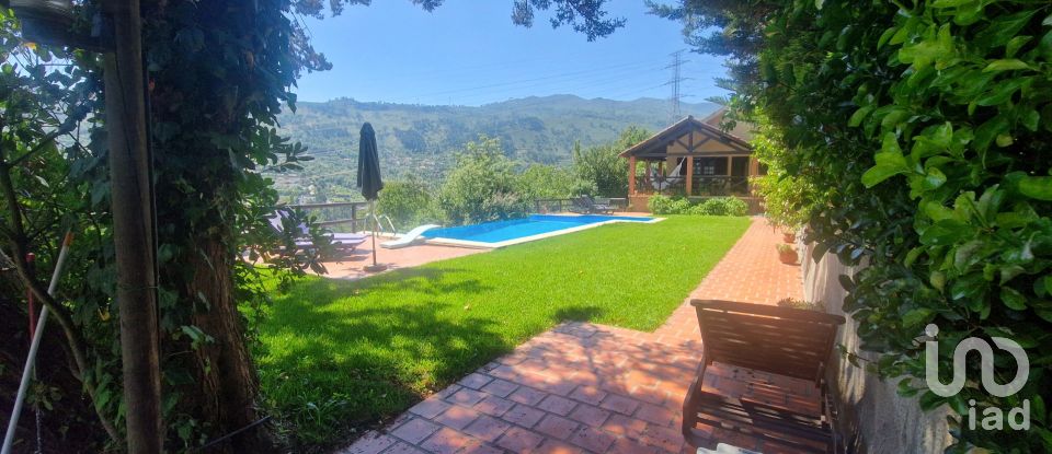 Lodge T4 in Santiago de Piães of 143 m²