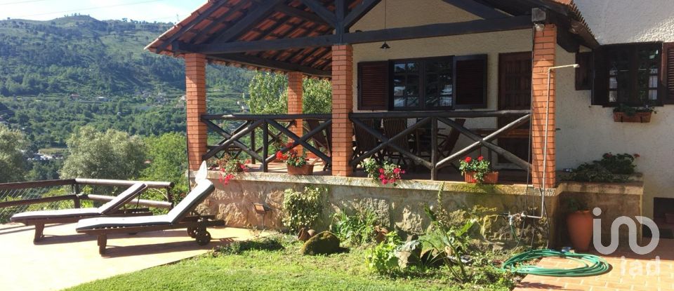 Lodge T4 in Santiago de Piães of 143 m²