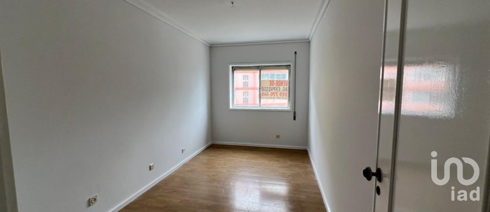 Apartamento T3 em Mafamude e Vilar do Paraíso de 116 m²