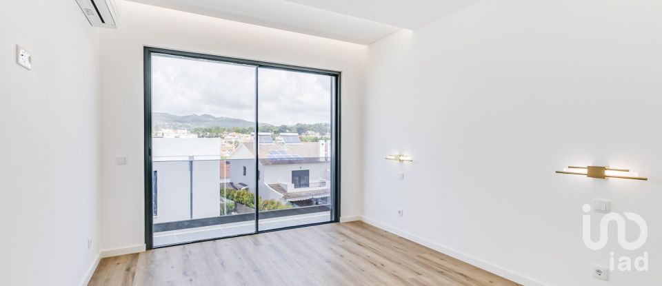 Gîte T5 à Alcabideche de 298 m²