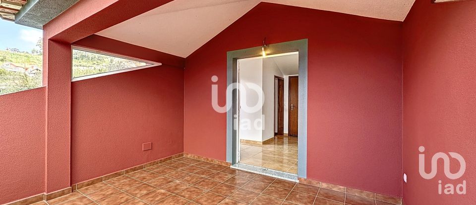 Casa T3 em Canhas de 330 m²