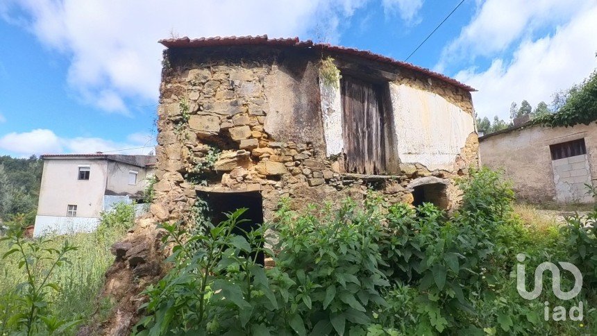 House T0 in Castanheira de Pêra e Coentral of 44 m²