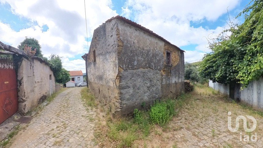 Casa / Villa T0 em Castanheira de Pêra e Coentral de 44 m²