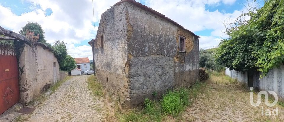 Maison T0 à Castanheira de Pêra e Coentral de 44 m²