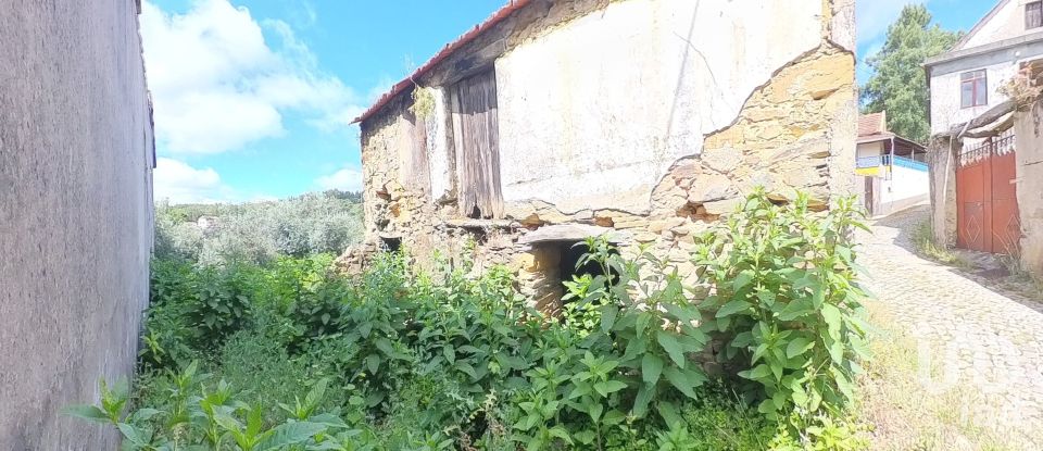 House T0 in Castanheira de Pêra e Coentral of 44 m²