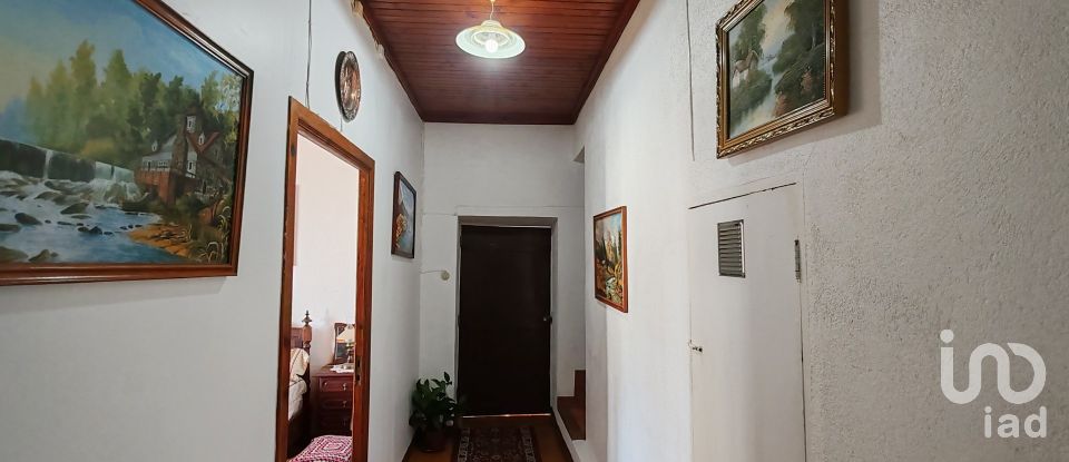 Casa tradicional T4 em Ribeiras de 274 m²