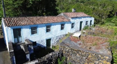 Lodge T2 in Lajes do Pico of 72 m²