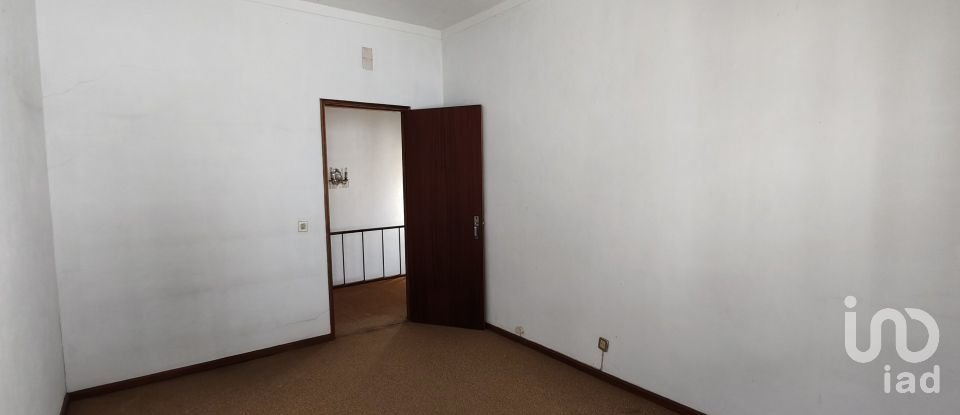 Casa T4 em Santo Varão de 140 m²