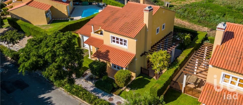 Casa T4 em São Martinho do Porto de 209 m²