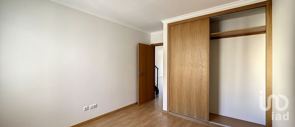 Apartment T2 in Caniço of 153 m²